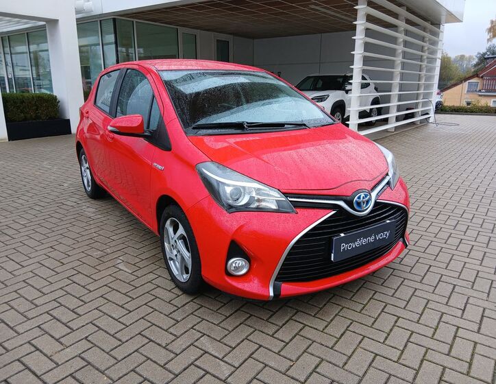 Toyota Yaris 8