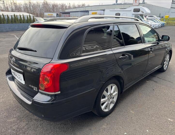 Toyota Avensis 9