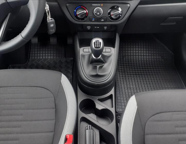 Hyundai i10 8