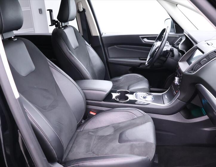 Ford Galaxy 14