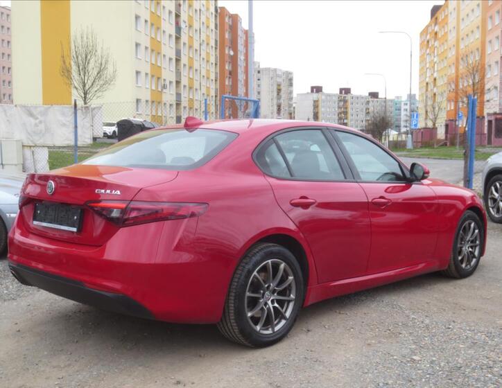 Alfa Romeo Giulia 3