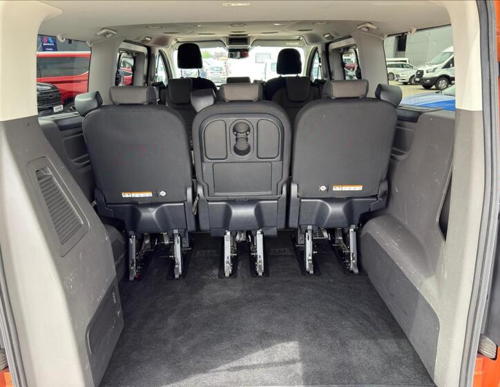 Ford Tourneo Custom 12