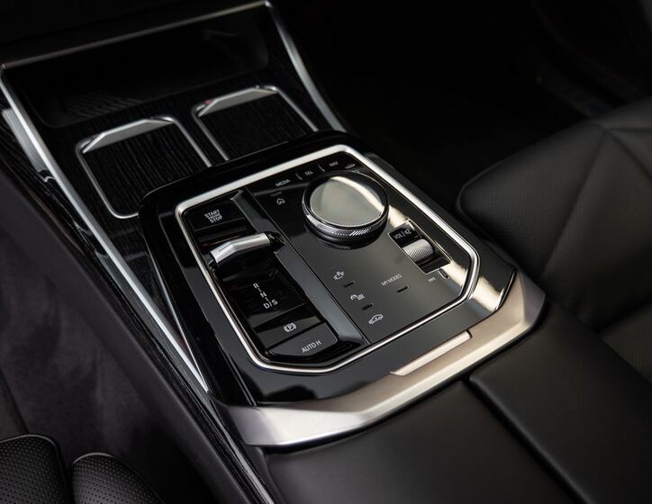BMW Řada 7 15