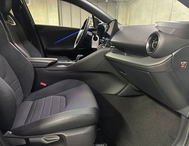 Toyota C-HR 13