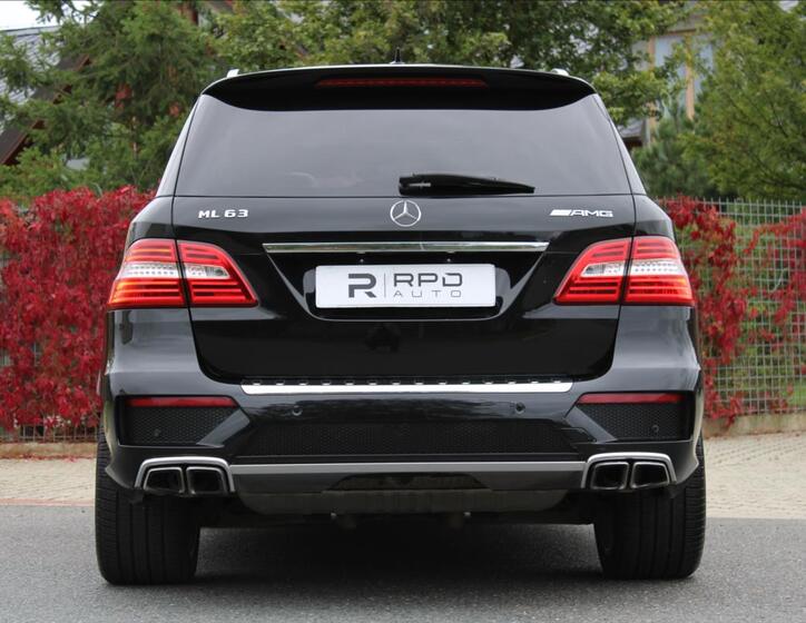 Mercedes-Benz Třídy M 9