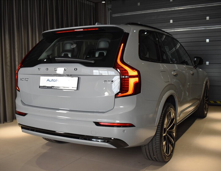 Volvo XC90 4