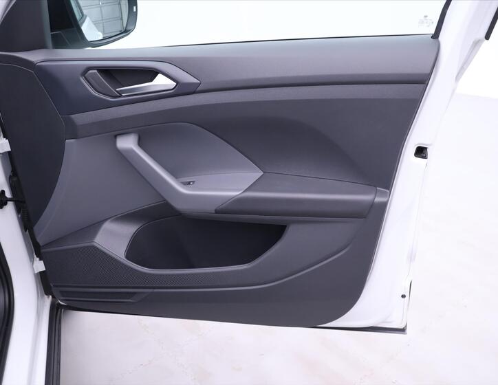 Volkswagen T-Cross 13