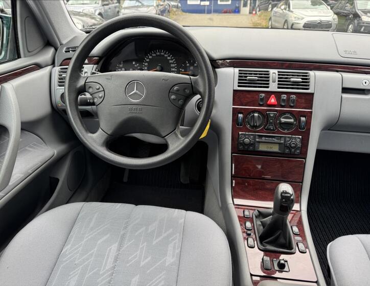 Mercedes-Benz Třídy E 38