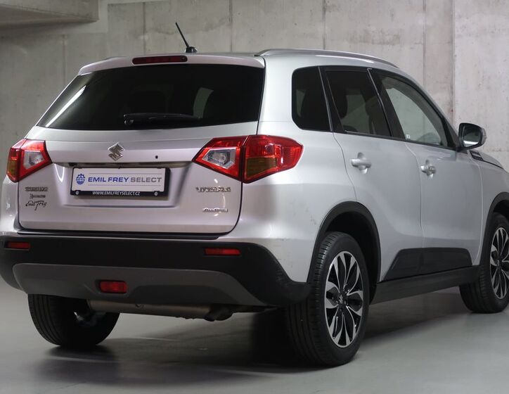 Suzuki Vitara 5