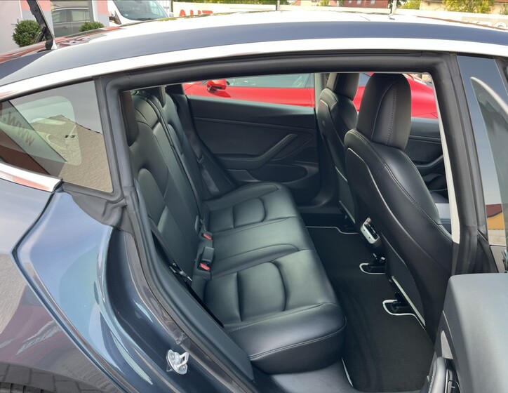 Tesla Model 3 25