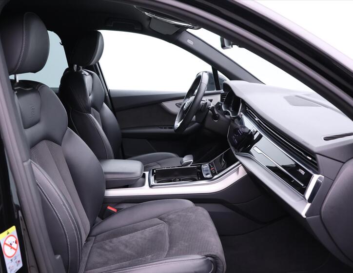 Audi Q7 15