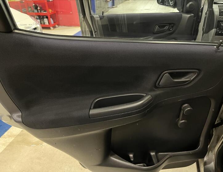 Subaru Justy 15