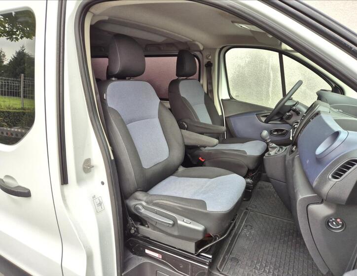 Opel Vivaro 23