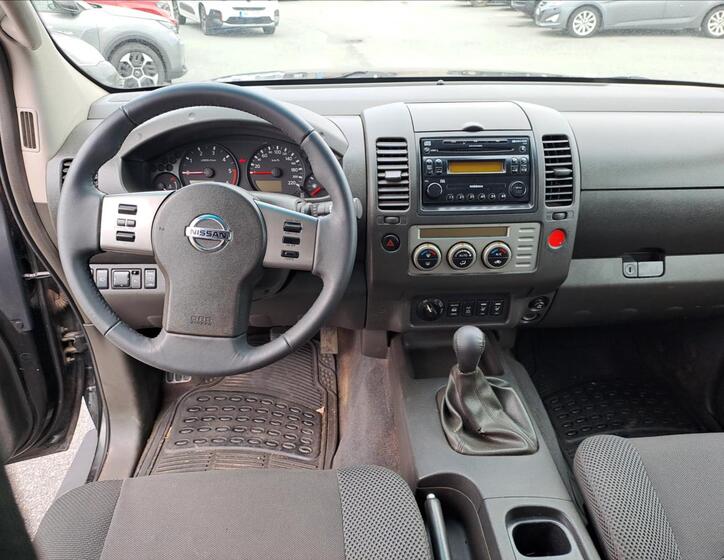 Nissan Navara 10