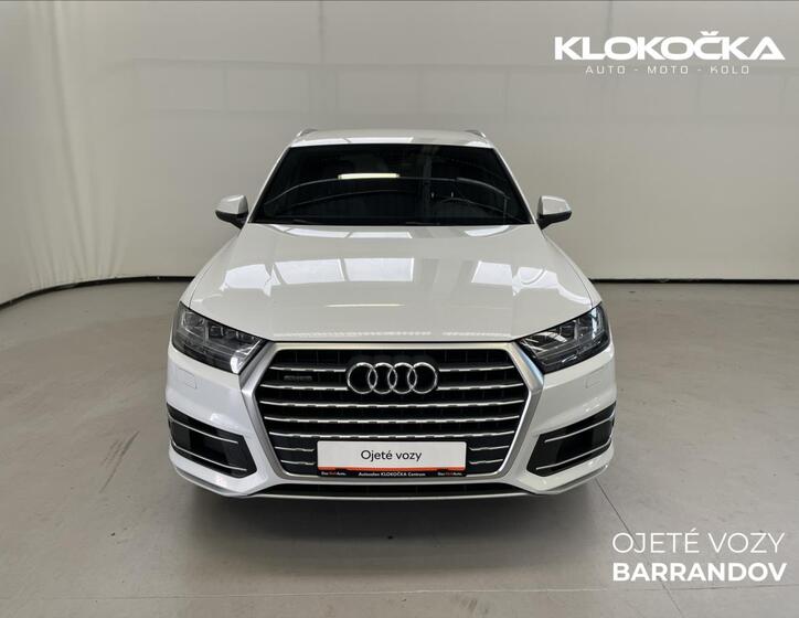 Audi Q7 4