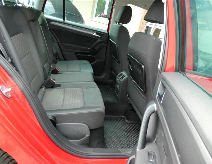 Volkswagen Golf Sportsvan 25