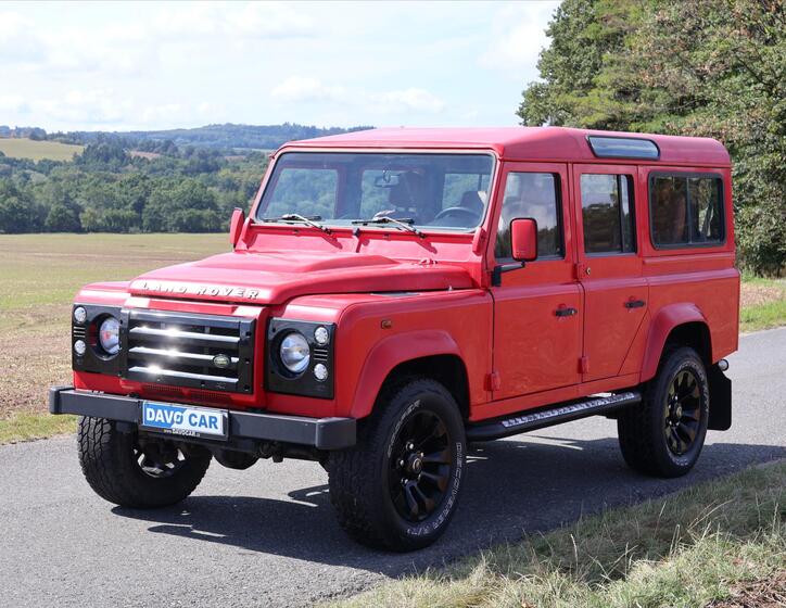 Land Rover Defender 3
