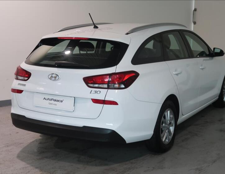 Hyundai i30 4