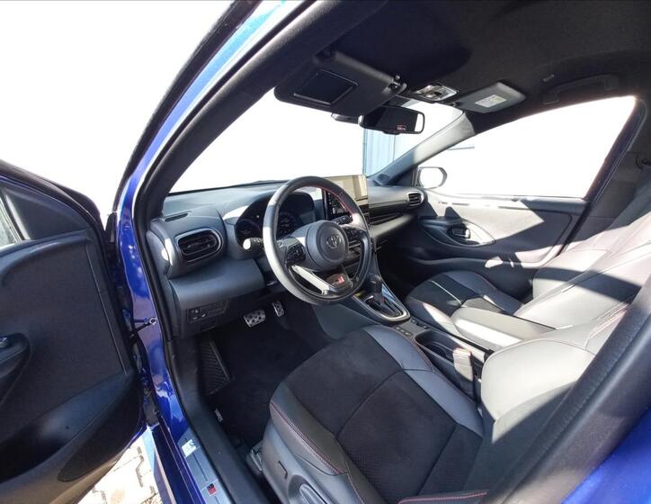 Toyota Yaris 10