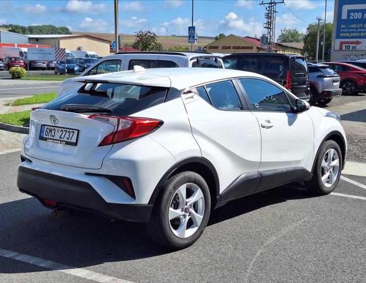 Toyota C-HR 3