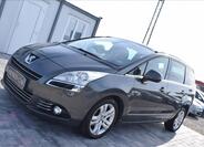 Peugeot 5008 1