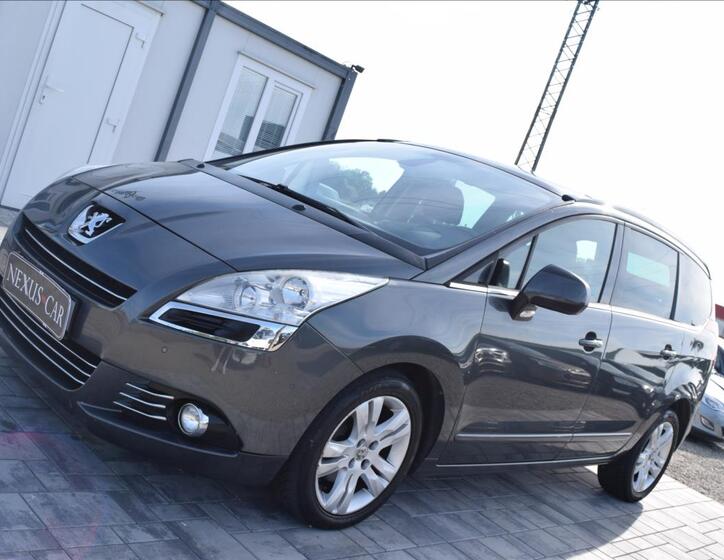 Peugeot 5008 1