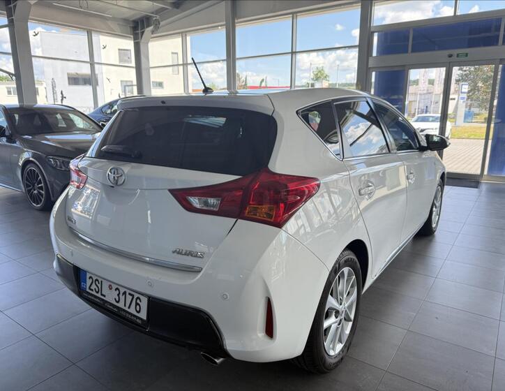 Toyota Auris 6