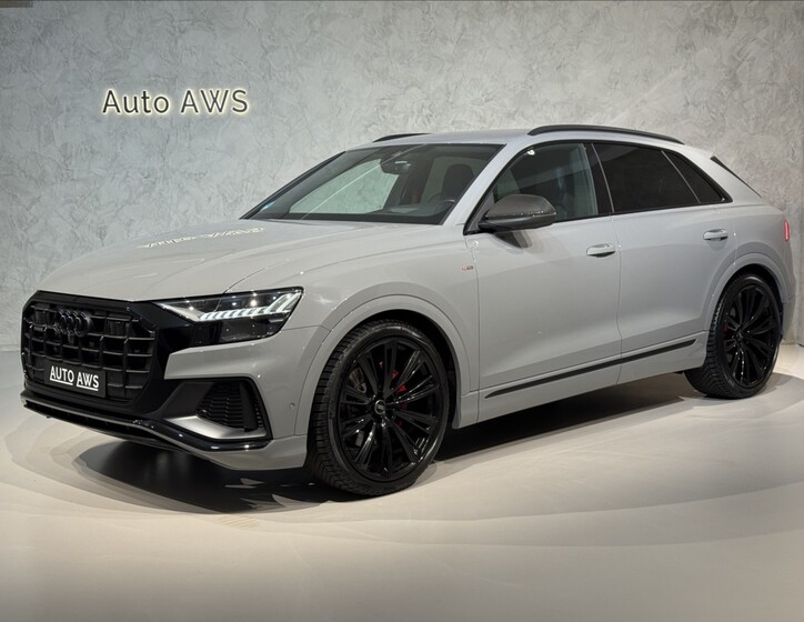 Audi Q8 1