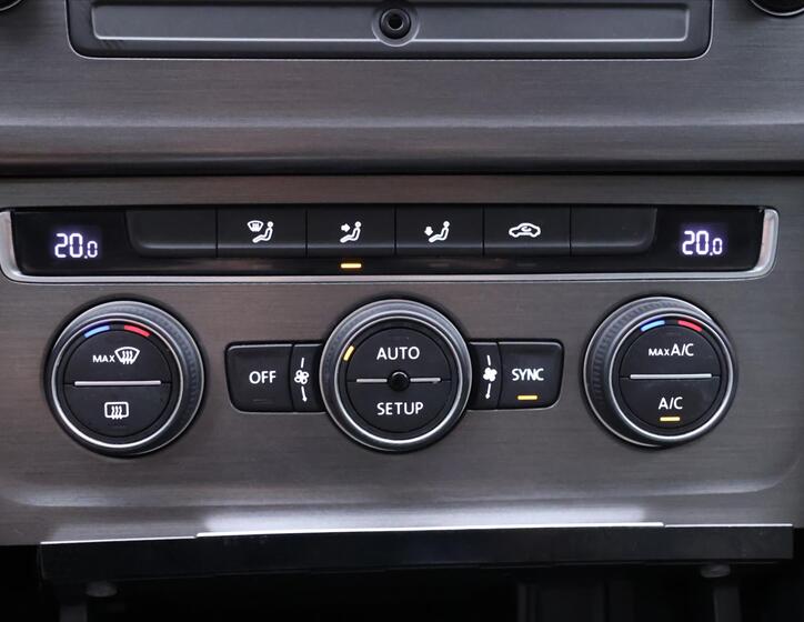 Volkswagen Golf 22