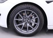 Tesla Model 3 32