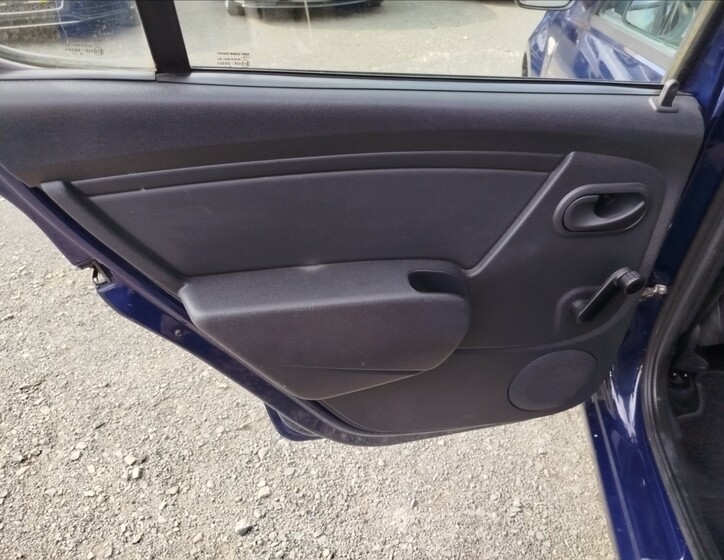 Dacia Sandero 16
