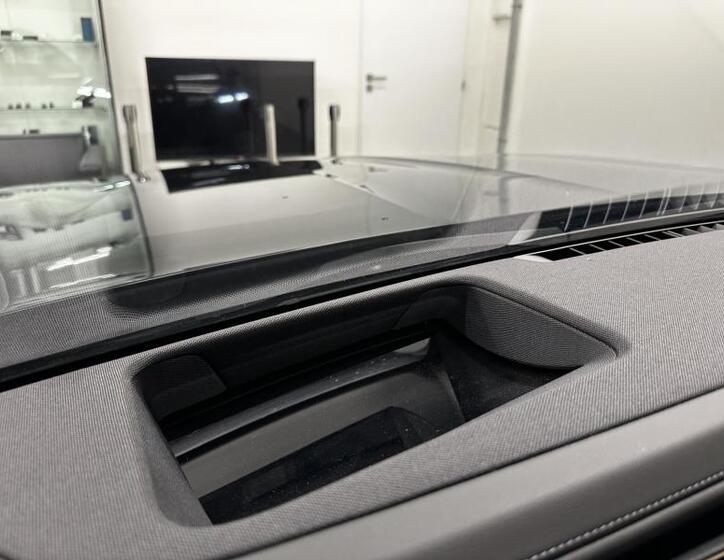 BMW i7 10