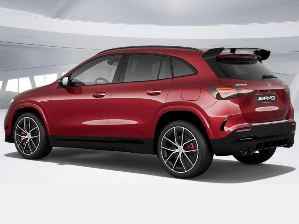 Mercedes-Benz GLA 4