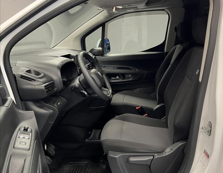 Toyota ProAce City 8