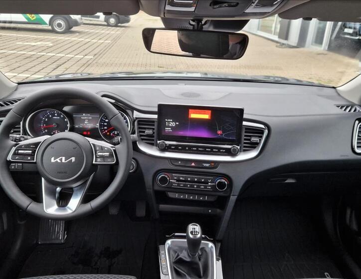 KIA XCeed 10