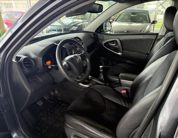 Toyota RAV4 7