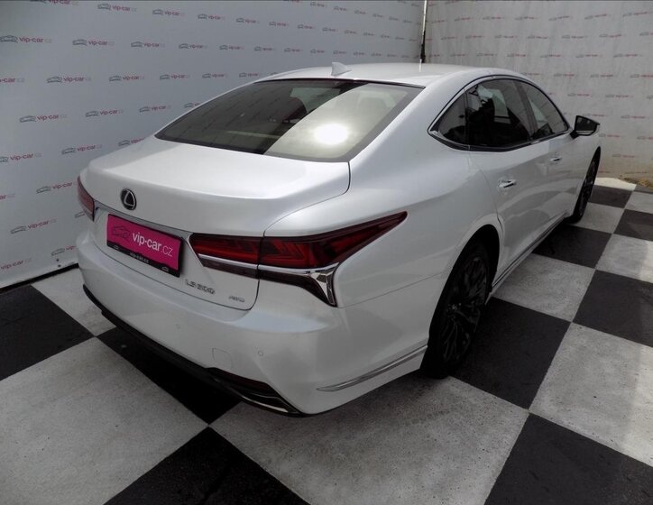 Lexus LS 500 8