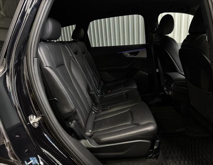 Audi Q7 44