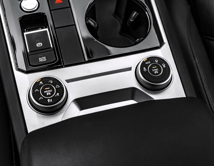 Volkswagen Touareg 19