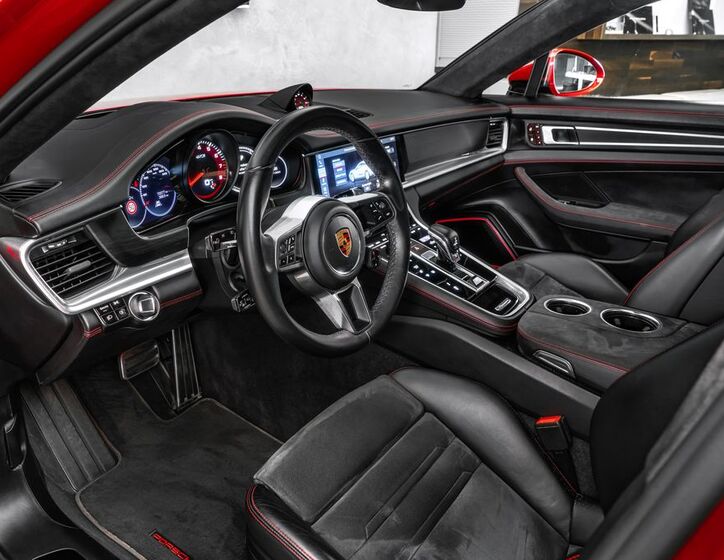 Porsche Panamera 11