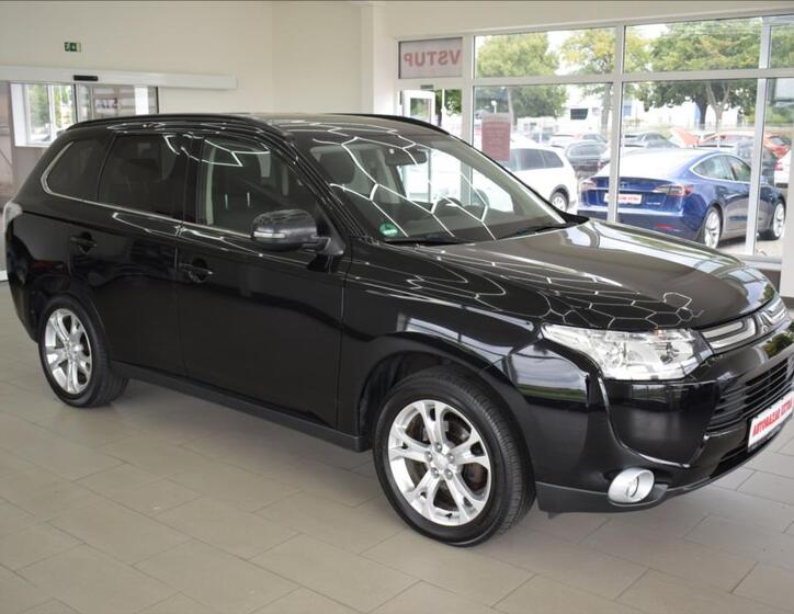 Mitsubishi Outlander 3