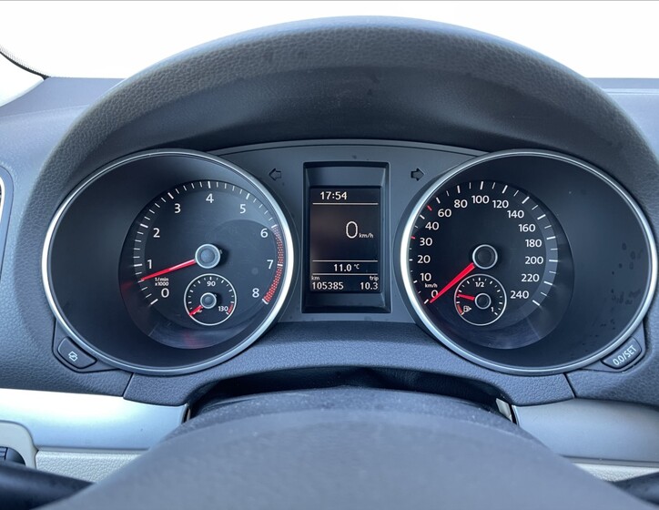 Volkswagen Golf 11