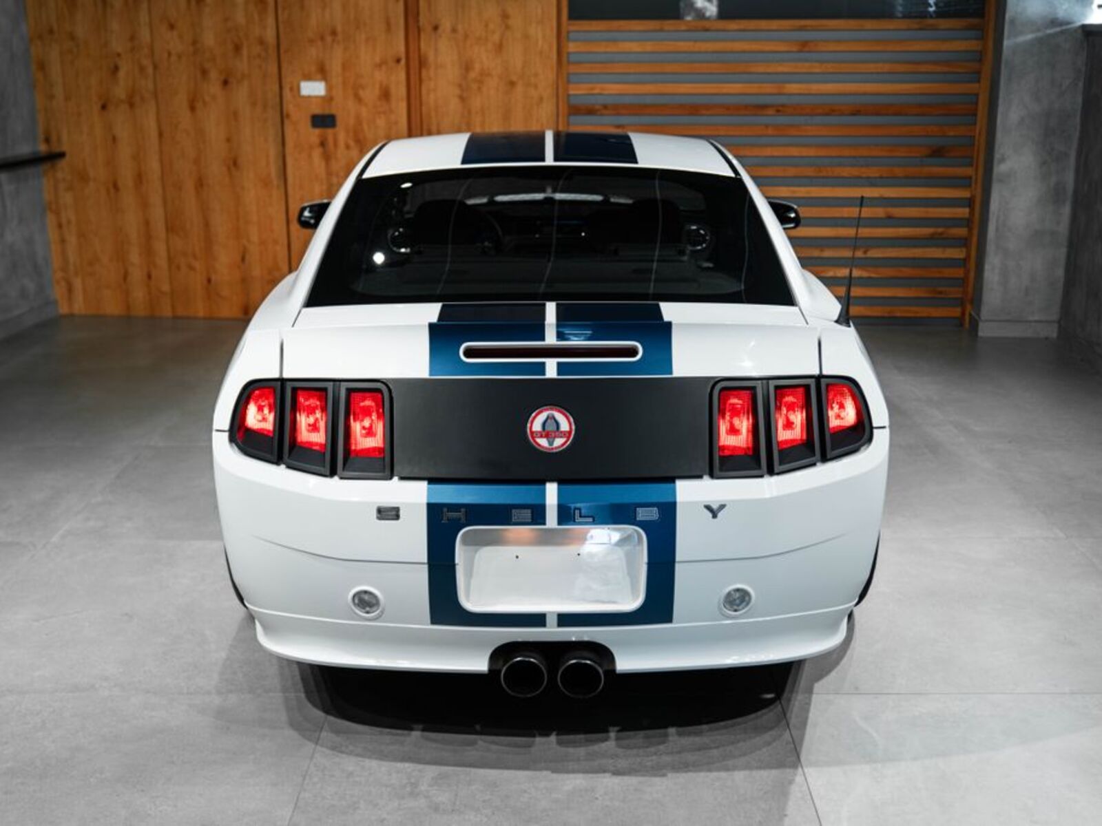 Ford Mustang 37