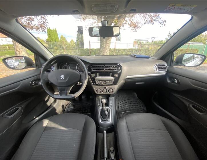 Peugeot 301 16