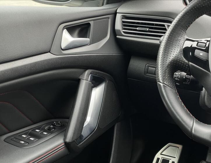 Peugeot 308 13