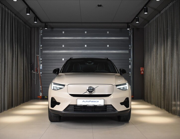 Volvo EX40 7
