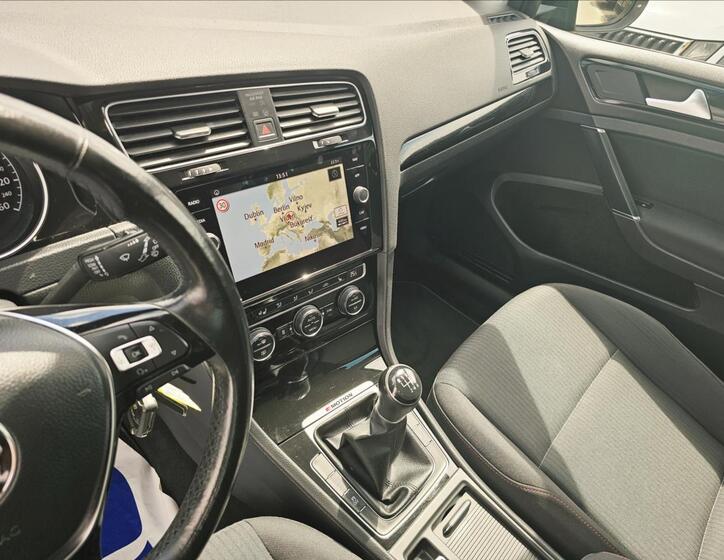 Volkswagen Golf 13