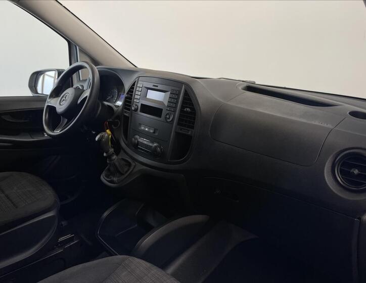 Mercedes-Benz Vito 12