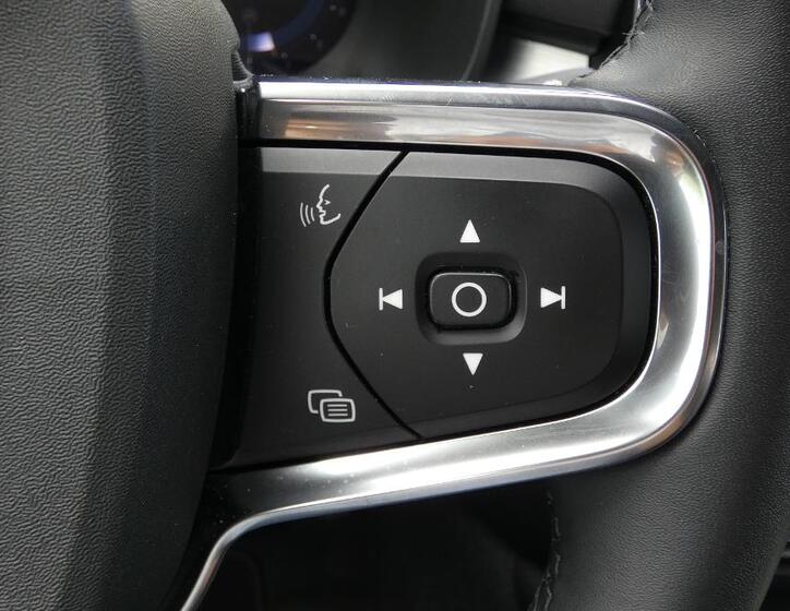 Volvo XC40 12