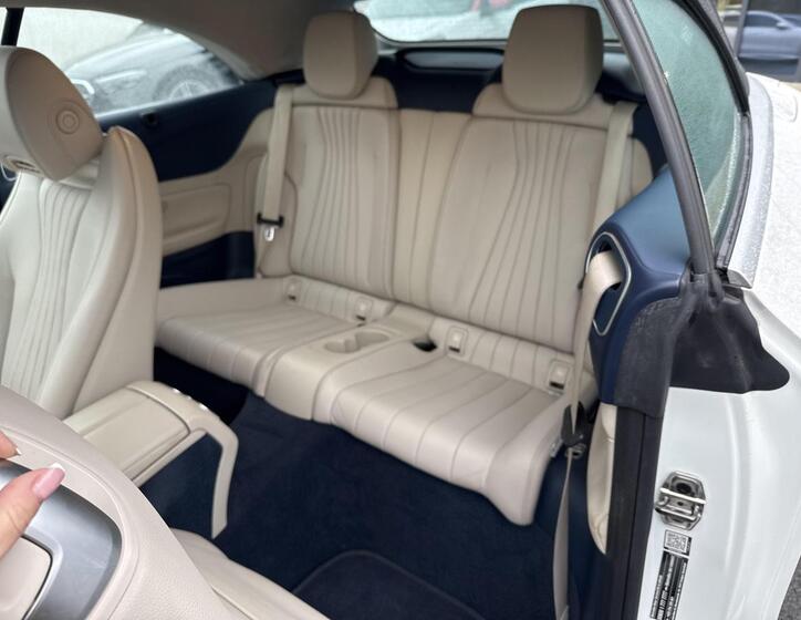 Mercedes-Benz Třídy E 12